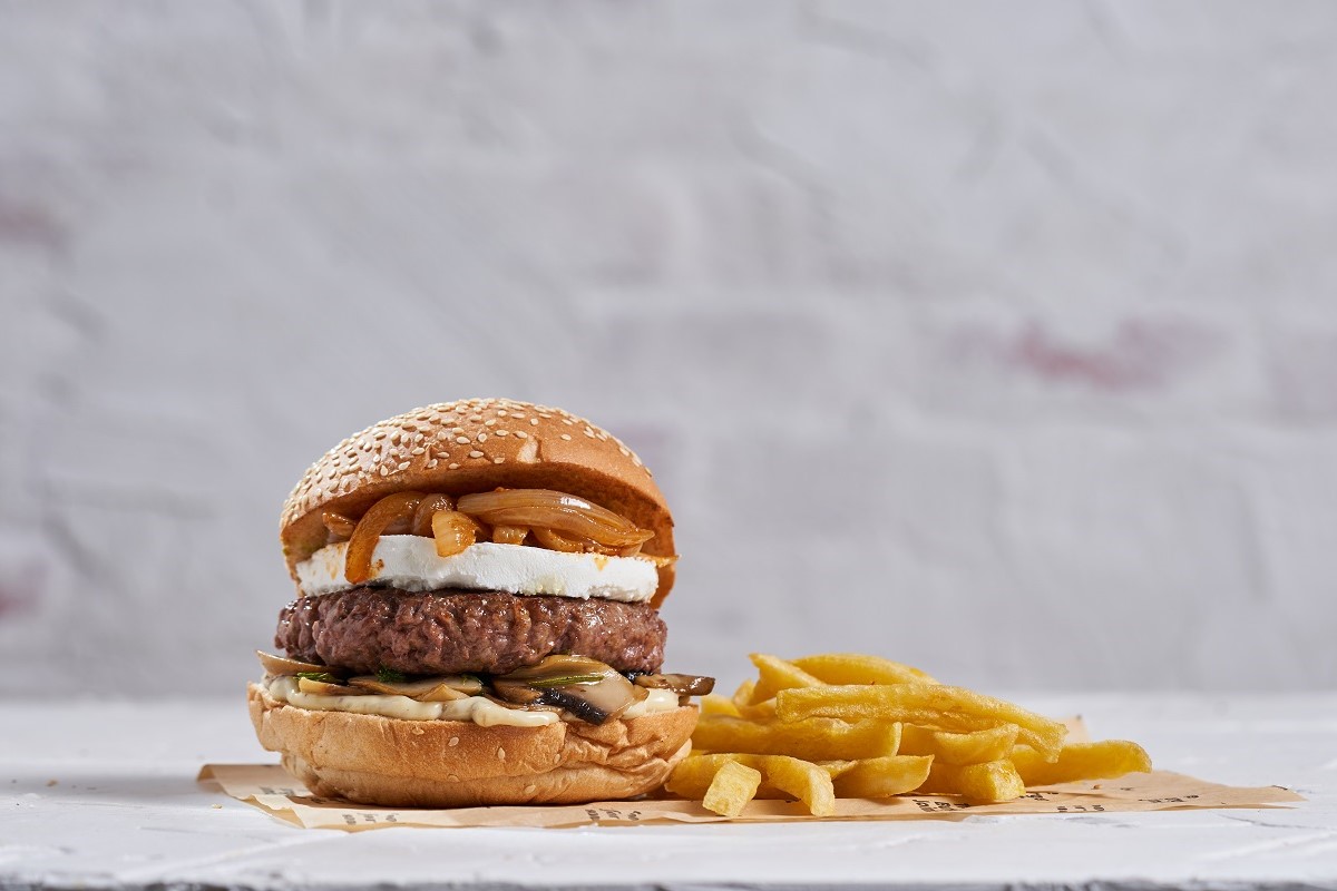 Το Burger Joint στη Γλυφάδα δεν πρόδωσε ποτέ τις συνταγές και την ποιότητά του