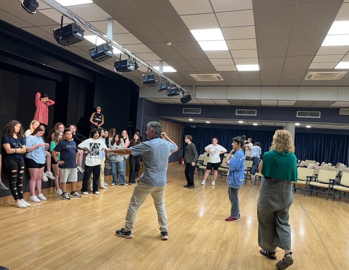 Ένα ξενόγλωσσο θεατρικό summer camp με Βρετανούς drama teachers έρχεται στο Manetaki Language School!