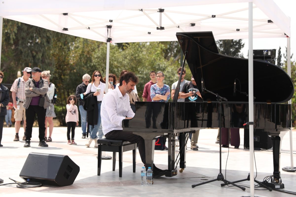 Piano City Athens: Η Αθήνα θα γεμίσει πιάνα σε πάρκα και πλατείες