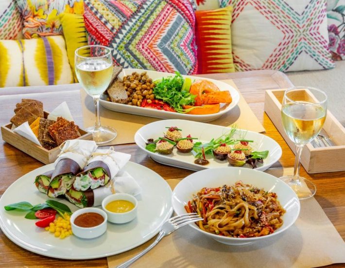 Μοναδικές εμπειρίες στη Γλυφάδα: Να φας στη Γη, το εμβληματικό plant-based εστιατόριο της Γλυφάδας