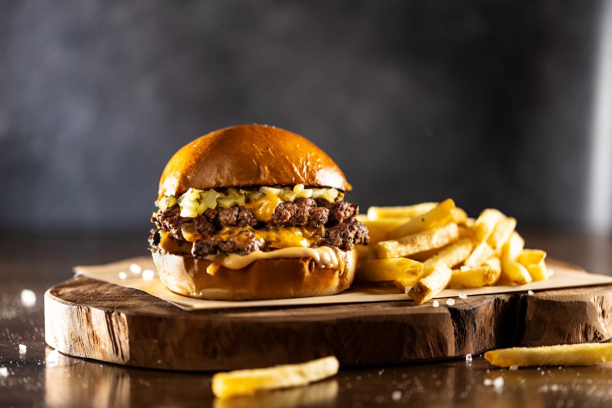 Tα TGI FRIDAYS™ μας συστήνουν τις νέες τους επιλογές που θα μας κάνουν να λέμε Thank God It’s Spring!