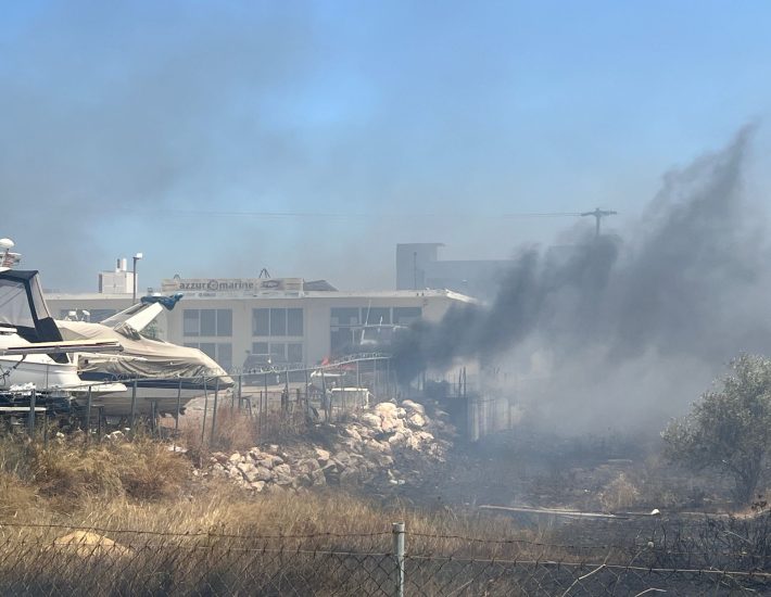 Βάρης – Κορωπίου: Από πού ξεκίνησε η φωτιά – Εμπρησμό καταγγέλει ο Κικίλιας