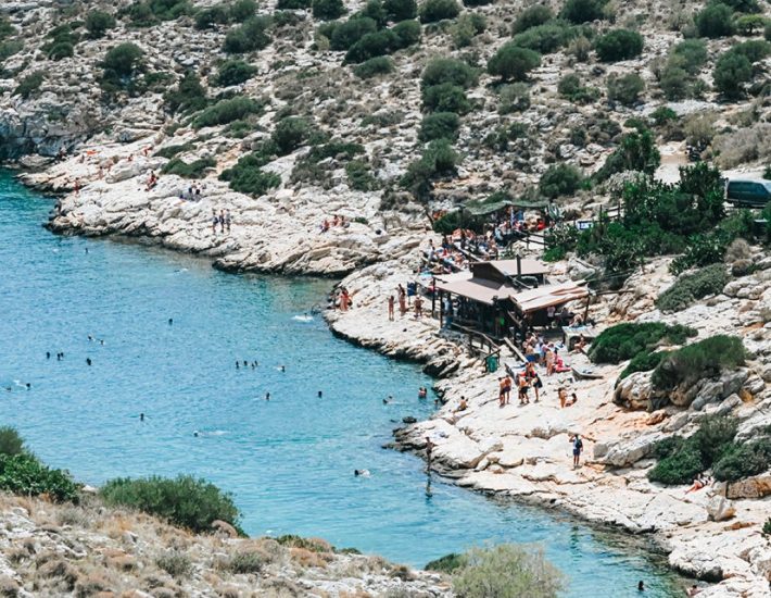 12 θρυλικές καλοκαιρινές στάσεις στα νότια