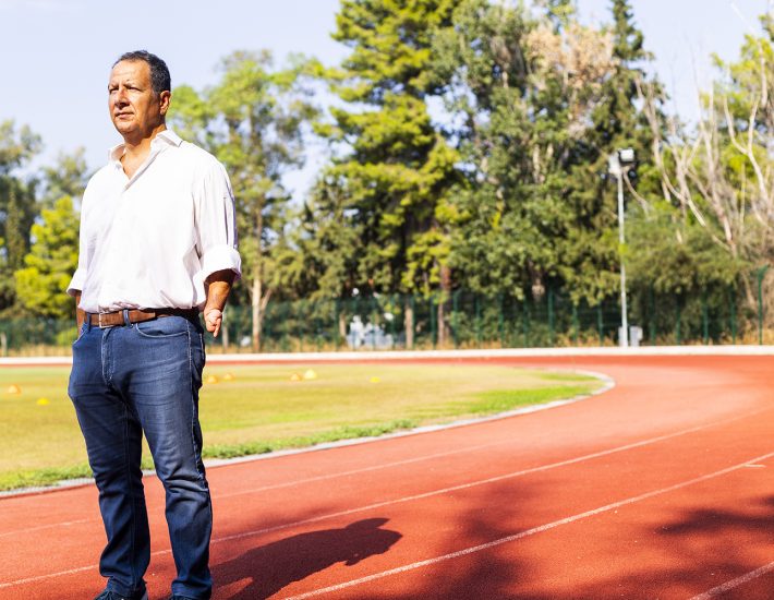 Γιάννης Χατζήμπεης: Ο πρωτοπόρος αθλητής που διδάσκει στα παιδιά τον σεβασμό στην αναπηρία