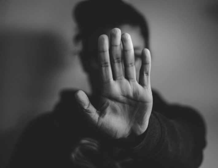 Ξυλοδαρμός 14χρονης στη Γλυφάδα: Όσα μάθαμε από την υπόθεση που έχει σοκάρει την εκπαιδευτική κοινότητα