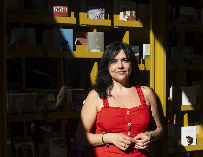 Κατερίνα Μαλακατέ: Η νότια συγγραφέας πίσω από τη μεγαλύτερη ομάδα για το βιβλίο στο Facebook