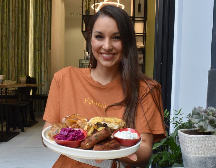 Κρύστα Παραμύθη: Τα αγαπημένα στέκια μιας vegan blogger στην Αθήνα