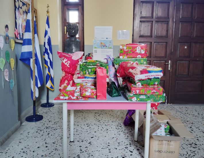 «Όπου Υπάρχουν Άγγελοι»: Οι μαθητές του 1ου Δημοτικού Βούλας έστειλαν δώρα στα παιδιά της Σταυρούπολης