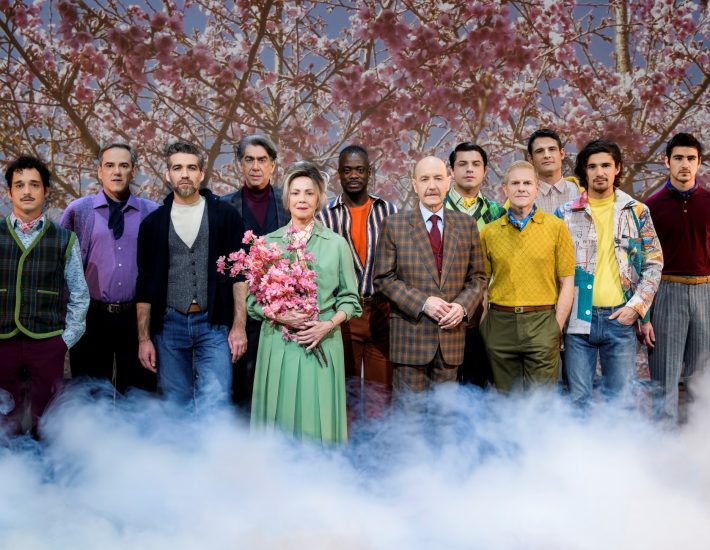 «Η Κληρονομιά μας»: Η επική 6ωρη παράσταση του Εθνικού είναι μια θεατρική εμπειρία που αξίζει να ζήσεις