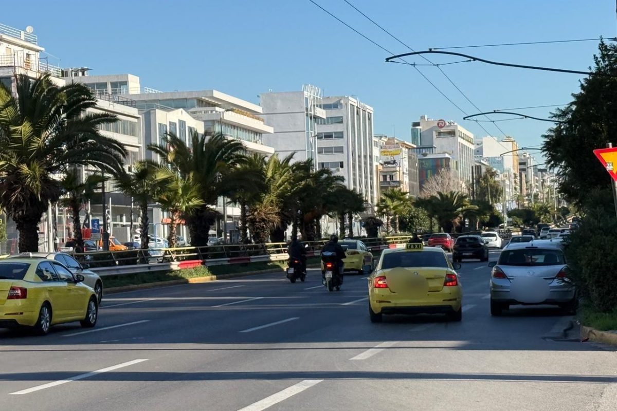 Λεωφόρος Συγγρού: 43χρονη καταγγέλλει ότι έπεσε θύμα ξυλοδαρμού στη μέση του δρόμου από γιατρό