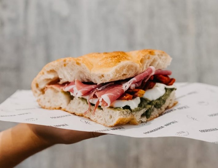 Τα καλύτερα σάντουιτς της Αθήνας: Γεμισμένα με τα πάντα, από παστράμι και γραβιέρα μέχρι αστακό και χαβιάρι