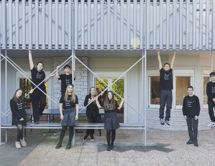 ΔΕΣ: Ένα διαφορετικό γυμνάσιο, που επανασχεδιάζει την εκπαίδευση μέσα από την ολιστική, βιωματική μάθηση