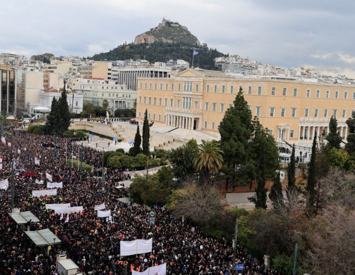 Πανελλαδική απεργία στις 28 Φεβρουαρίου για τα Τέμπη: Παραλύει η χώρα – Ποιοι συμμετέχουν