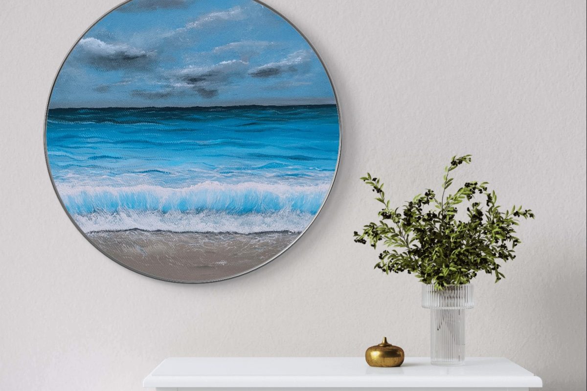 «Η Θάλασσα του Πατέρα μου»: Η έκθεση ζωγραφικής της Σοφίας Πύρρου στη Βάρκιζα μάς καλεί σε ένα εικαστικό ταξίδι