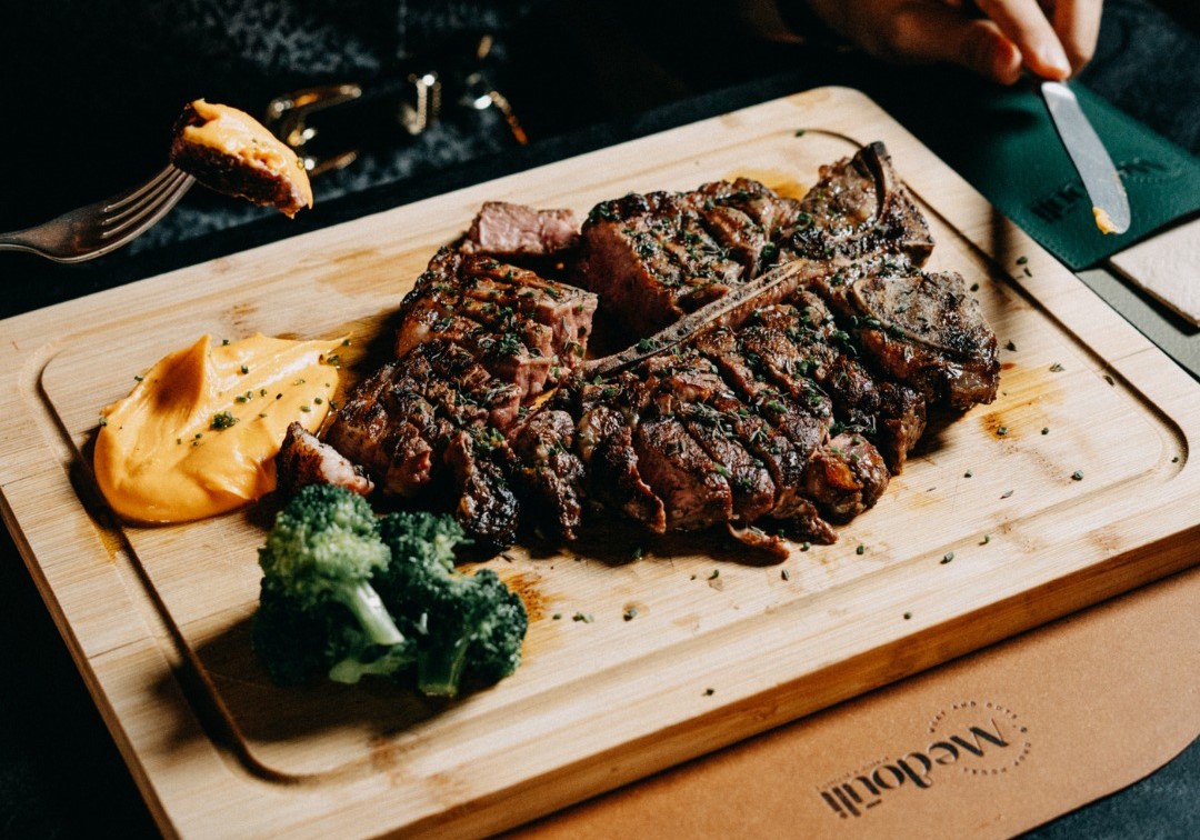 Το Medouli ανανεώνει το μενού του και μας βάζει σε καλοκαιρινό mood