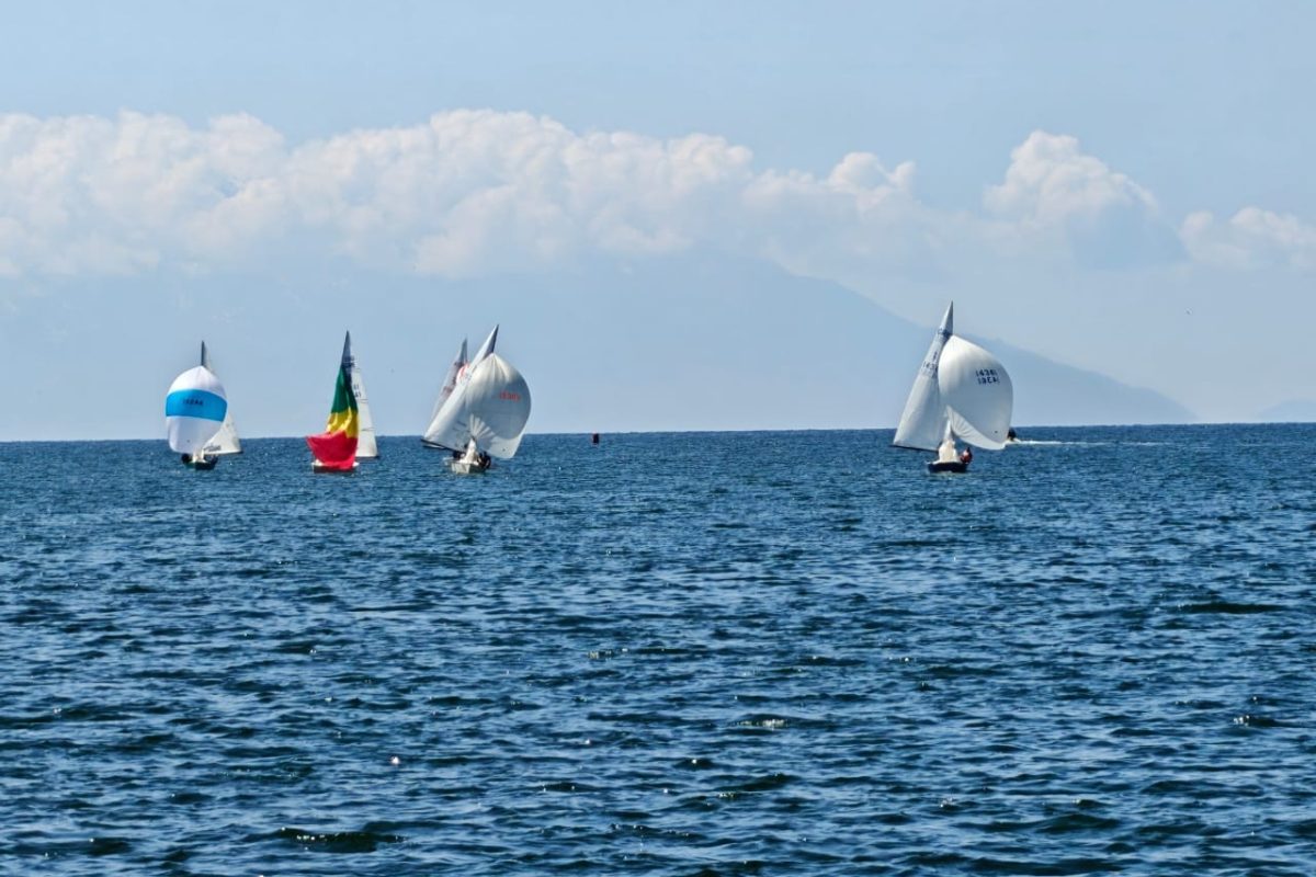 Ο Ναυτικός Αθλητικός Όμιλος Βούλας φέρνει το «Παγκόσμιο και Πανευρωπαϊκό Πρωτάθλημα Lightning» στην Αθηναϊκή Ριβιέρα
