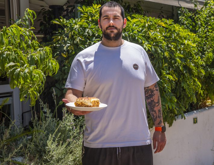 Ο Χρήστος Λουιζίδης, το παστίτσιο μετά τη θάλασσα και happy ending με δροσερό καρπούζι