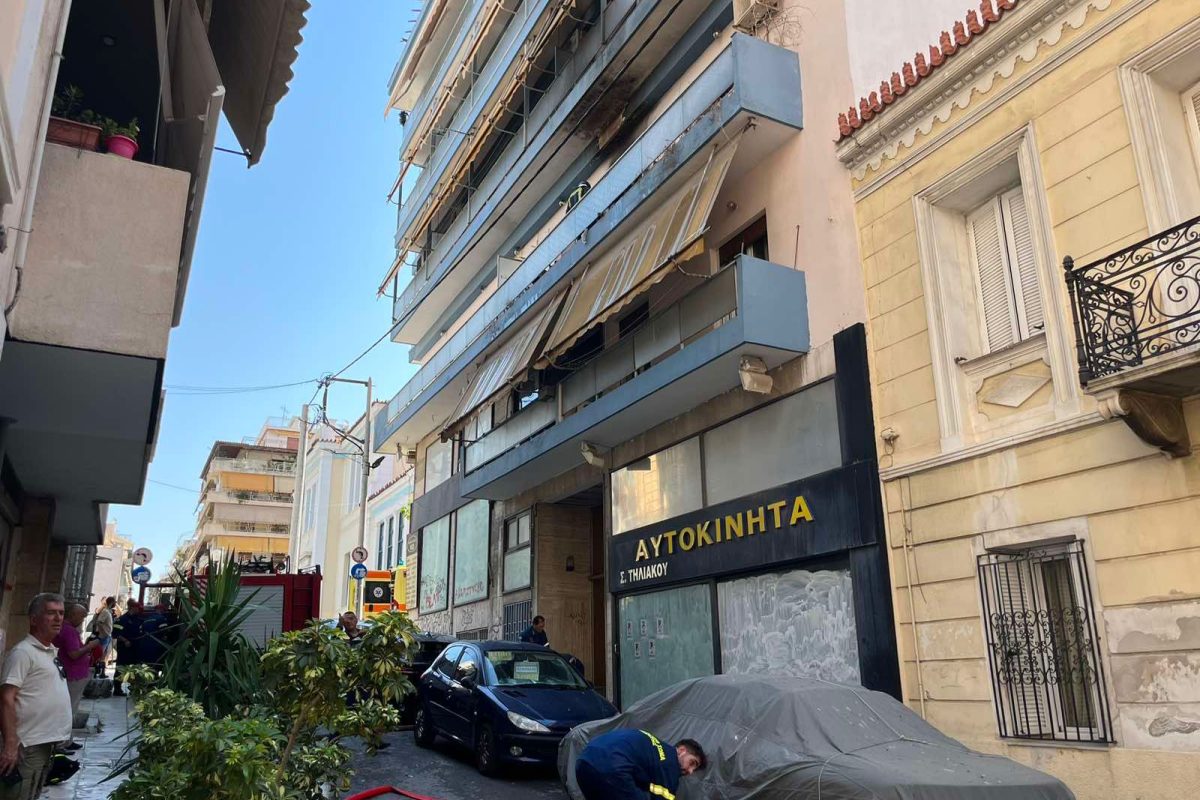 Φωτιά σε διαμέρισμα στον Πειραιά: Μία γυναίκα εντοπίστηκε νεκρή