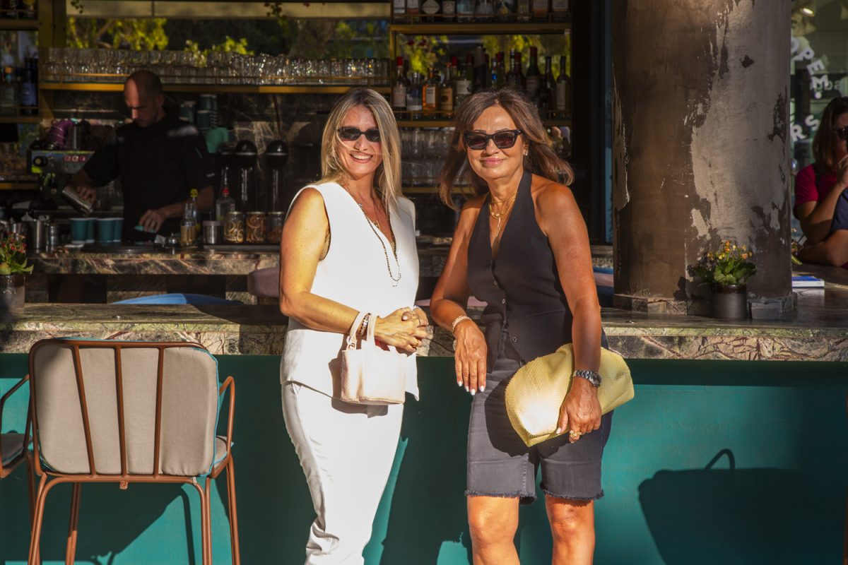 Οι δύο Νότιες πίσω από τις τσάντες που θα ντύσουν το καλοκαίρι μας