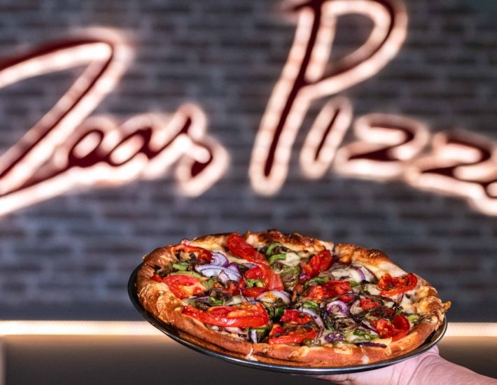 Pizza Zeas: Μια πίτσα με ιστορία 50 χρόνων στη Νέα Σμύρνη