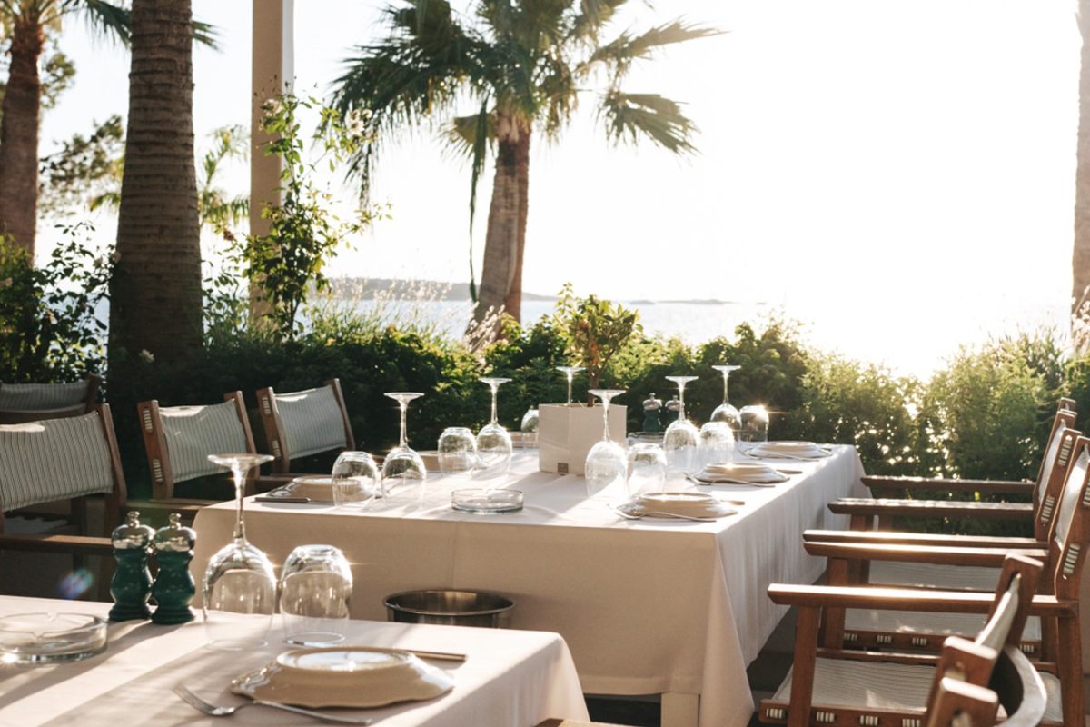 Sea Satin Athens: Το εμβληματικό εστιατόριο της Μυκόνου έκλεισε έναν (επιτυχημένο) χρόνο στη Βούλα