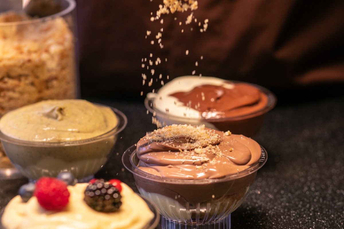 Choureál στη Γλυφάδα: Για ένα τέλειο προφιτερόλ γίνονται όλα