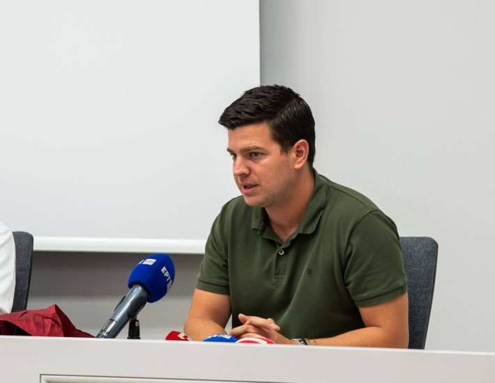 «Η εποχή της ατιμωρησίας τελείωσε»: Ο Δήμος Σαρωνικού κινείται νομικά κατά του ΔΕΔΔΗΕ