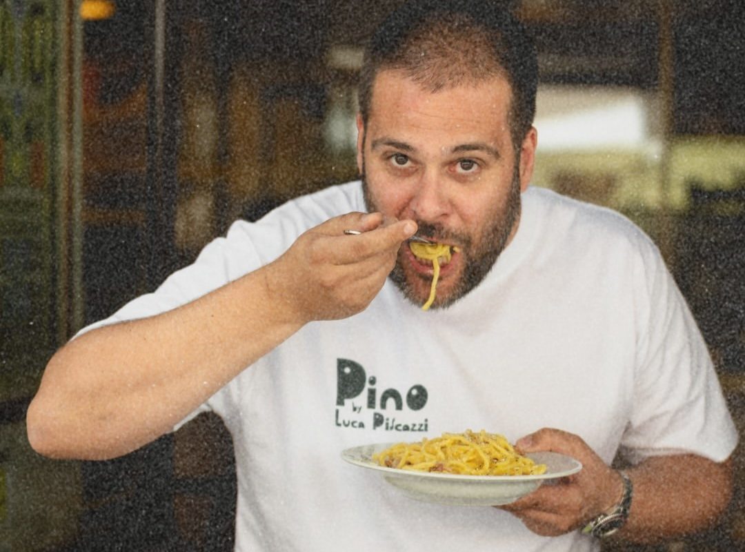 Pino: Ο Luca Piscazzi άνοιξε στη Γλυφάδα μια pizzeria που μιλά τη γλώσσα της Ρώμης