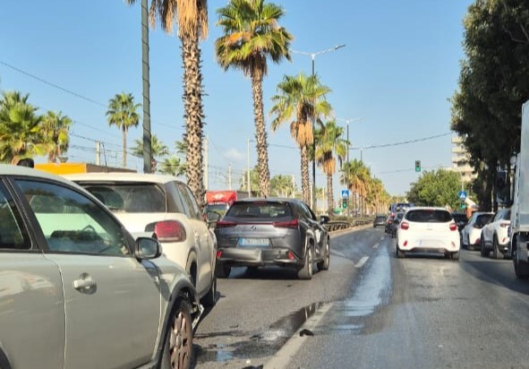 Παραλιακή: Κίνηση λόγω καραμπόλας στο ύψος του Π. Φαλήρου