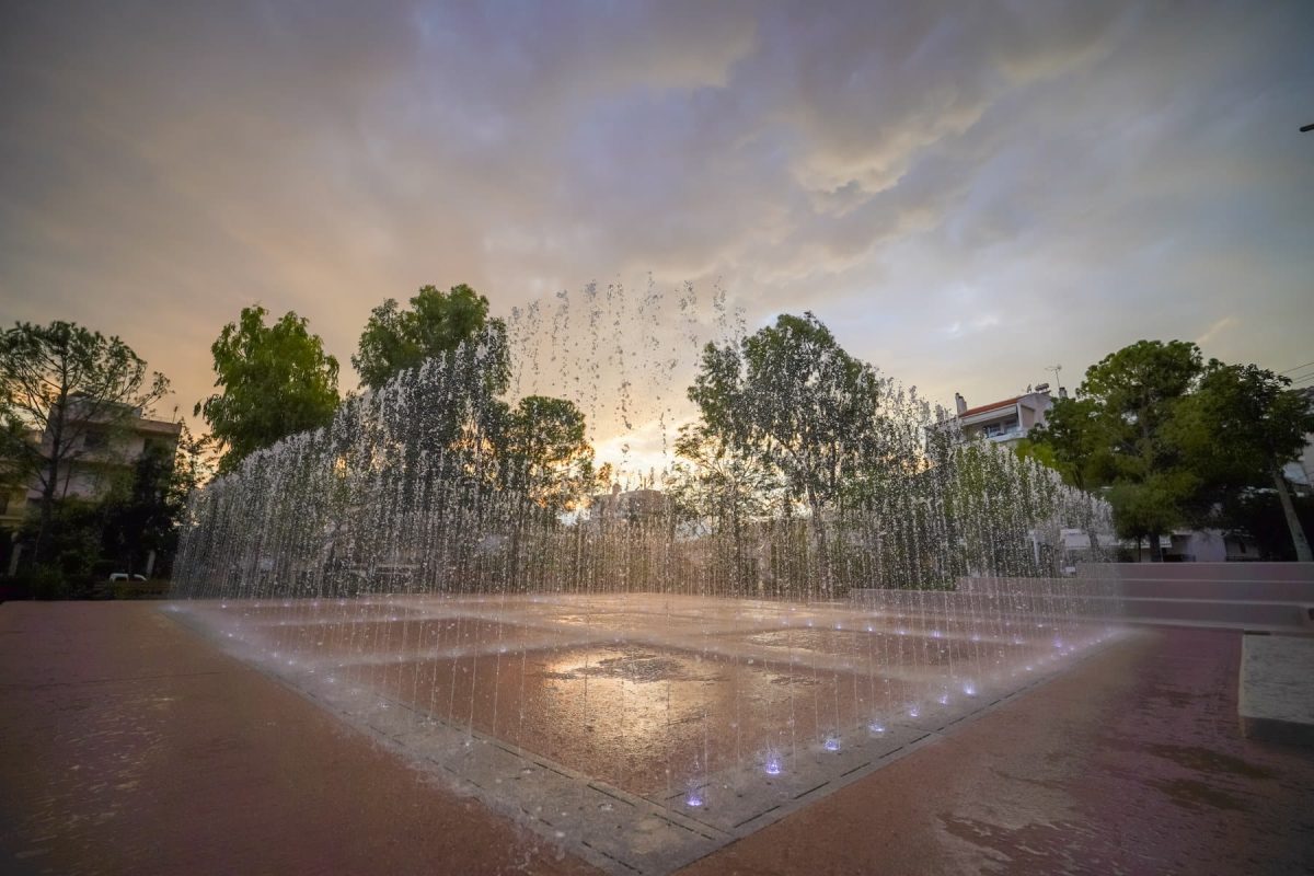 Τέσσερα διαδραστικά σιντριβάνια για ατελείωτο παιχνίδι στα Νότια Προάστια