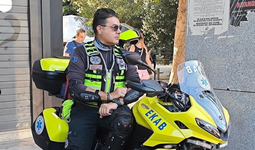 Κατέληξε μετά από 49 μέρες στη ΜΕΘ διασώστης που τραυματίστηκε σε τροχαίο στην Καλλιθέα