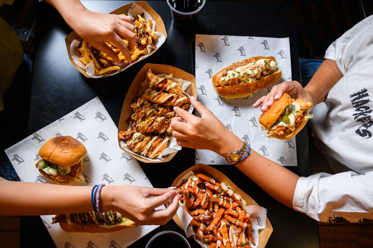 Junk Eat: Το νέο burger spot της Γλυφάδας