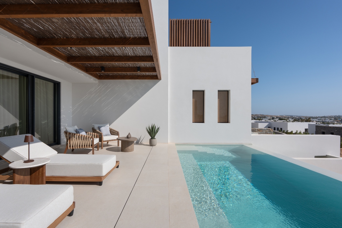 Vione Paros: Η νέα, ήσυχη πολυτέλεια της Πάρου με την υπογραφή του Overarc Studio