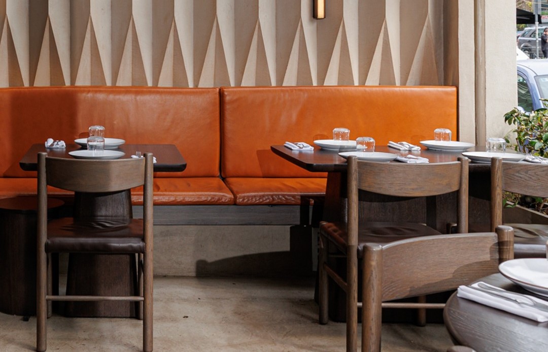 Το OX Athens υποδέχεται το Εβίβα από την Κόρινθο