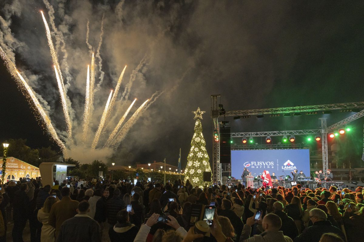 Μια λαμπερή βραδιά και ένας γιορτινός μήνας στη Μαρίνα Φλοίσβου