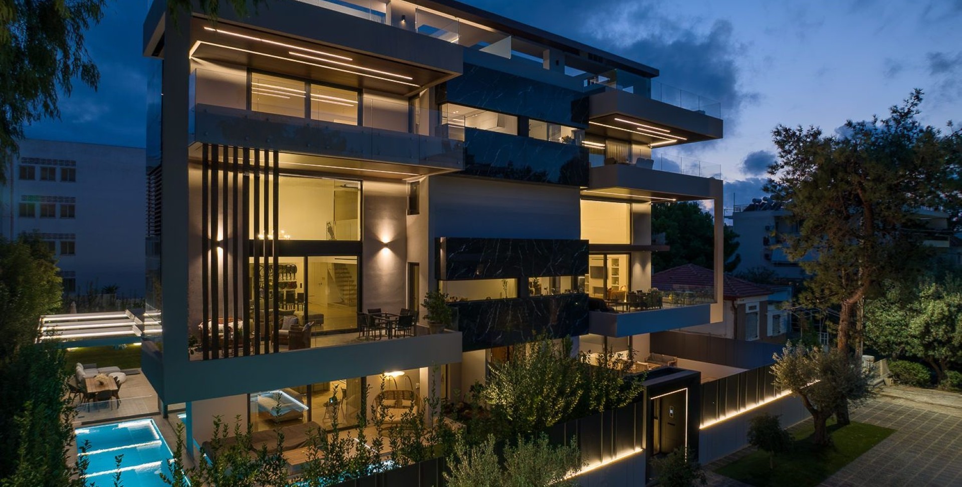 Πώς μεταμορφώθηκε η πολυκατοικία των Νοτίων Προαστίων τα τελευταία χρόνια