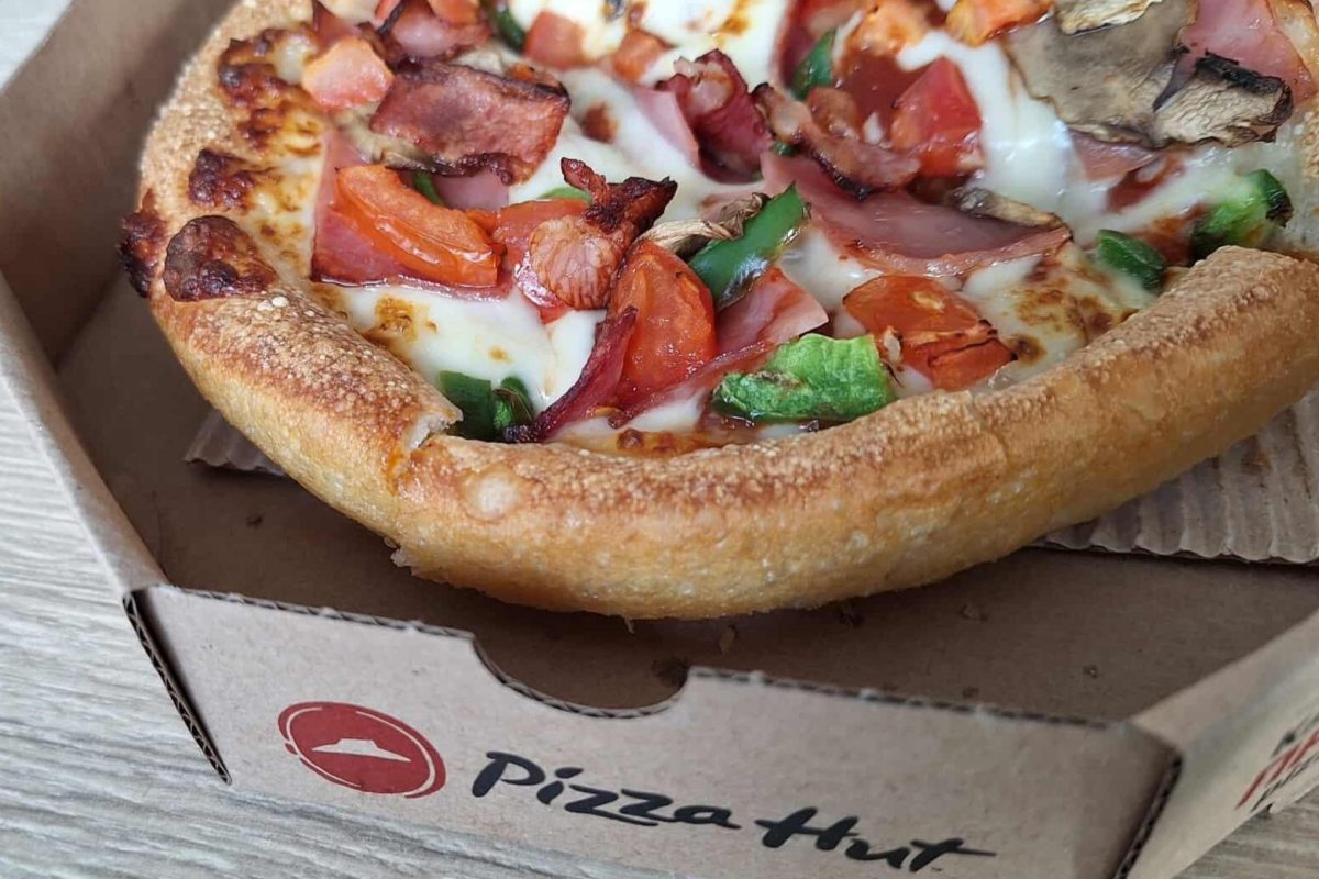 Pizza Hut: Άνοιξε (ξανά) στη Νέα Σμύρνη και τη δοκιμάσαμε πρώτοι