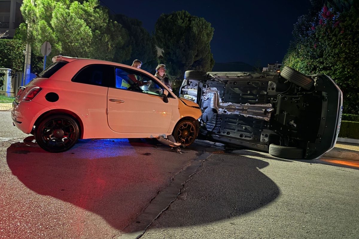 Τροχαίο ατύχημα στη Γλυφάδα: Αναποδογύρισε όχημα μετά από παραβίαση STOP