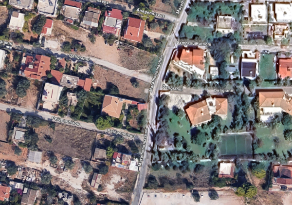 Χέρωμα Βάρης: Ξεκίνησαν οι εργασίες αποκατάστασης στο γεφυράκι των οδών Μαραθονομάχων και Δεληγιάννη