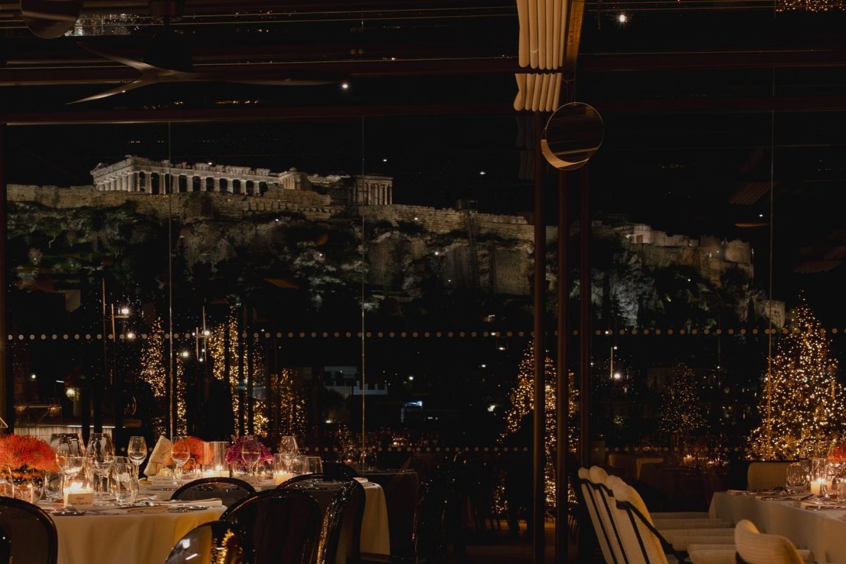 SUPERNOVA στο κέντρο της Αθήνας: Μια χριστουγεννιάτικη εμπειρία στο The Dolli