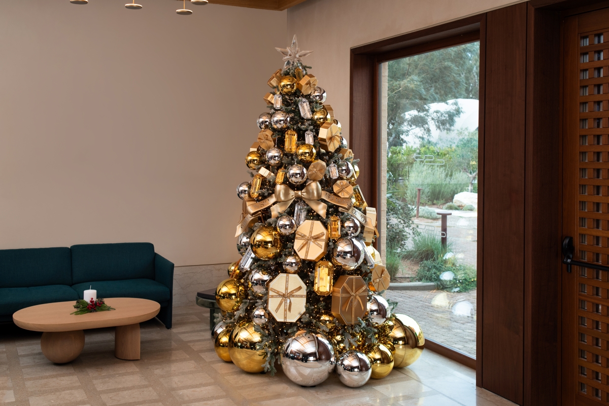 Η Swarovski γεμίζει με γιορτινό φως το 91 Athens Riviera Members Club