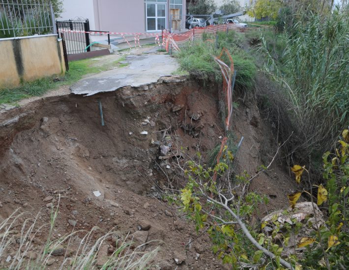 Ρέμα Πικροδάφνης: Τα αντιπλημμυρικά έργα, τα 81 αυθαίρετα και η μήνυση που καταθέτει η Περιφέρεια Αττικής
