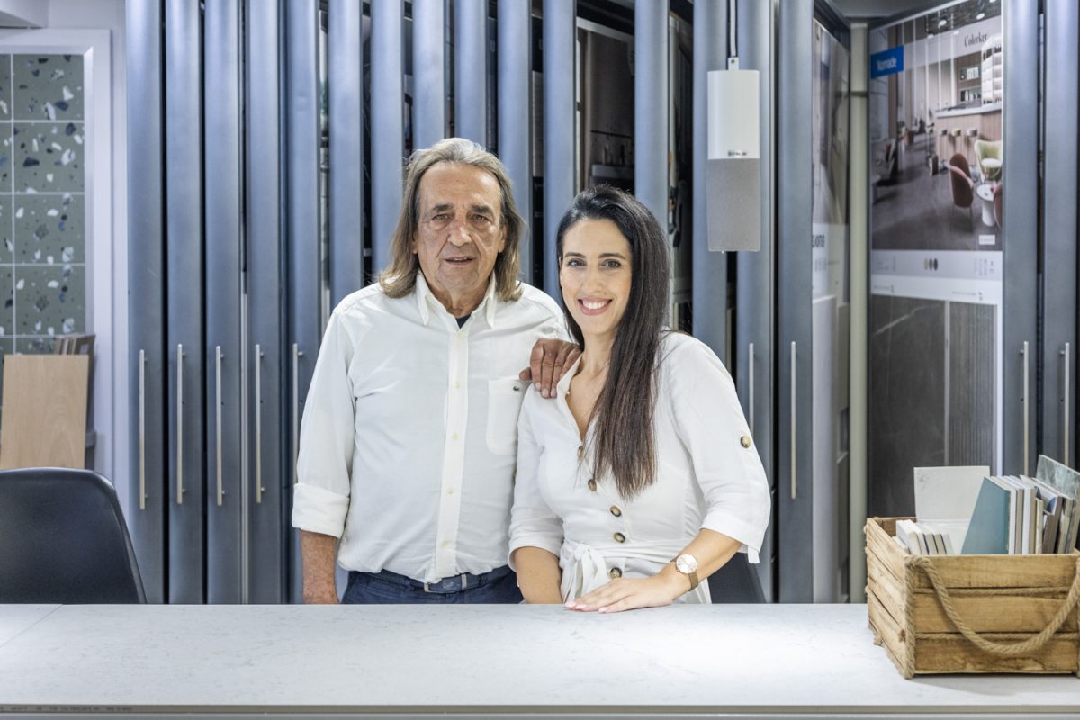 Δύο γενιές, ένα όραμα: Το Bagno Casa Παρασκευόπουλος επαναπροσδιορίζει το design του μπάνιου στα Νότια