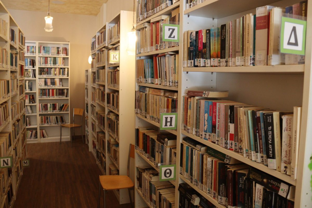 Άλιμος: Η Δημοτική Βιβλιοθήκη χαρίζει βιβλία για τα Χριστούγεννα