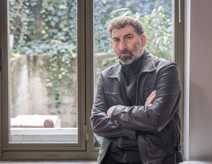 Γιάννης Οικονομίδης: «Υπάρχει το σύνδρομο του θεατή που νιώθει πιο έξυπνος από την ταινία»