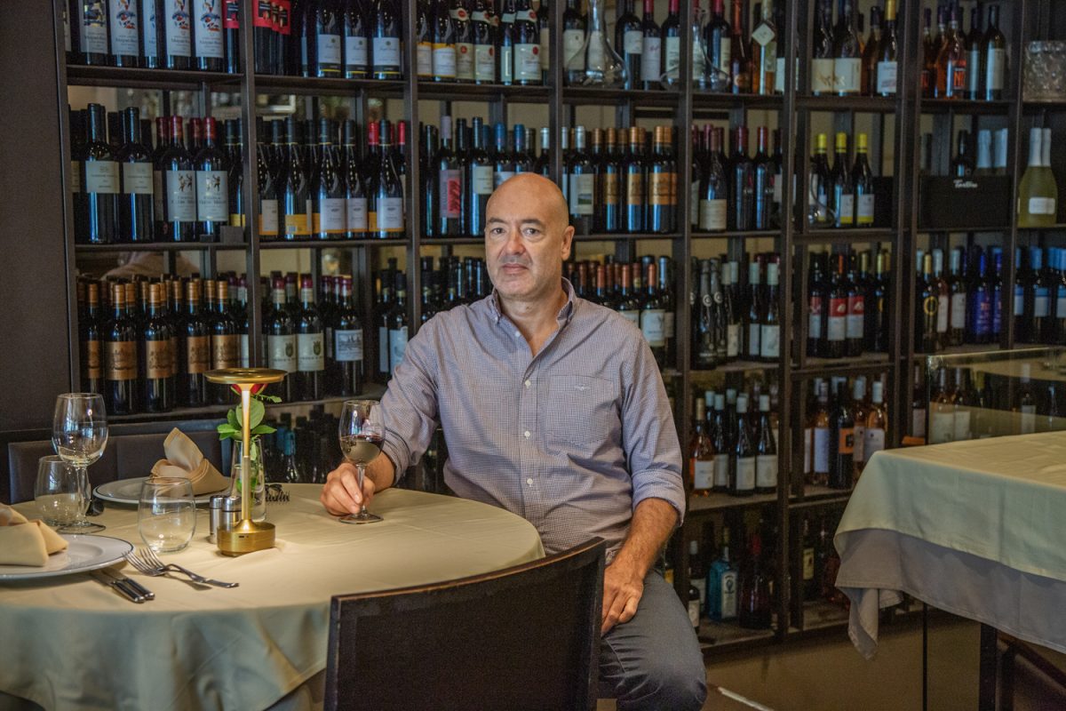 Tartare: Ένα από τα παλιότερα γαλλικά εστιατόρια της Αθήνας βρίσκεται στη Γλυφάδα