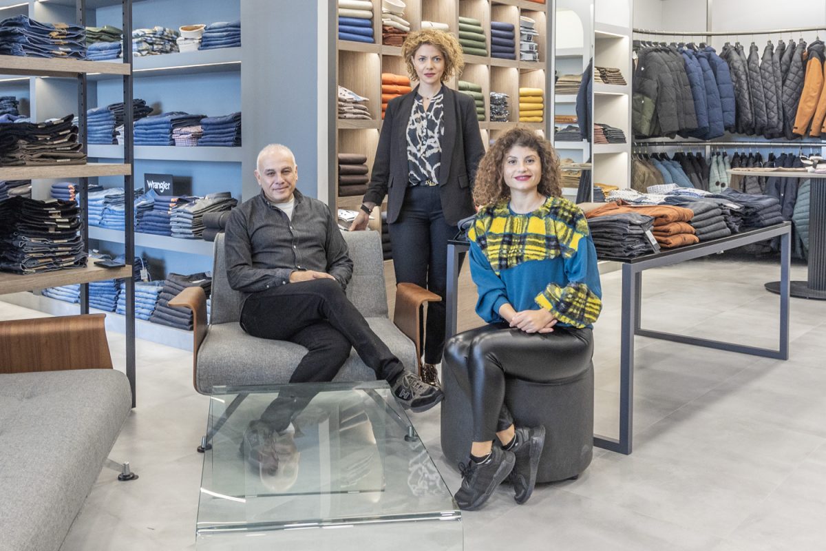 King Size Soufleris: ο βασιλιάς των αντρικών ρούχων μεγάλων μεγεθών ήρθε επιτέλους στα Νότια Προάστια