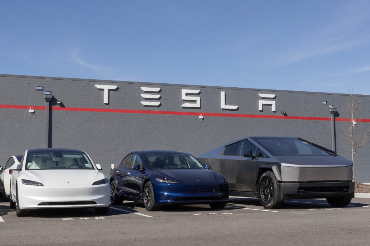 Τι ετοιμάζει η Tesla στη Βάρης-Κορωπίου