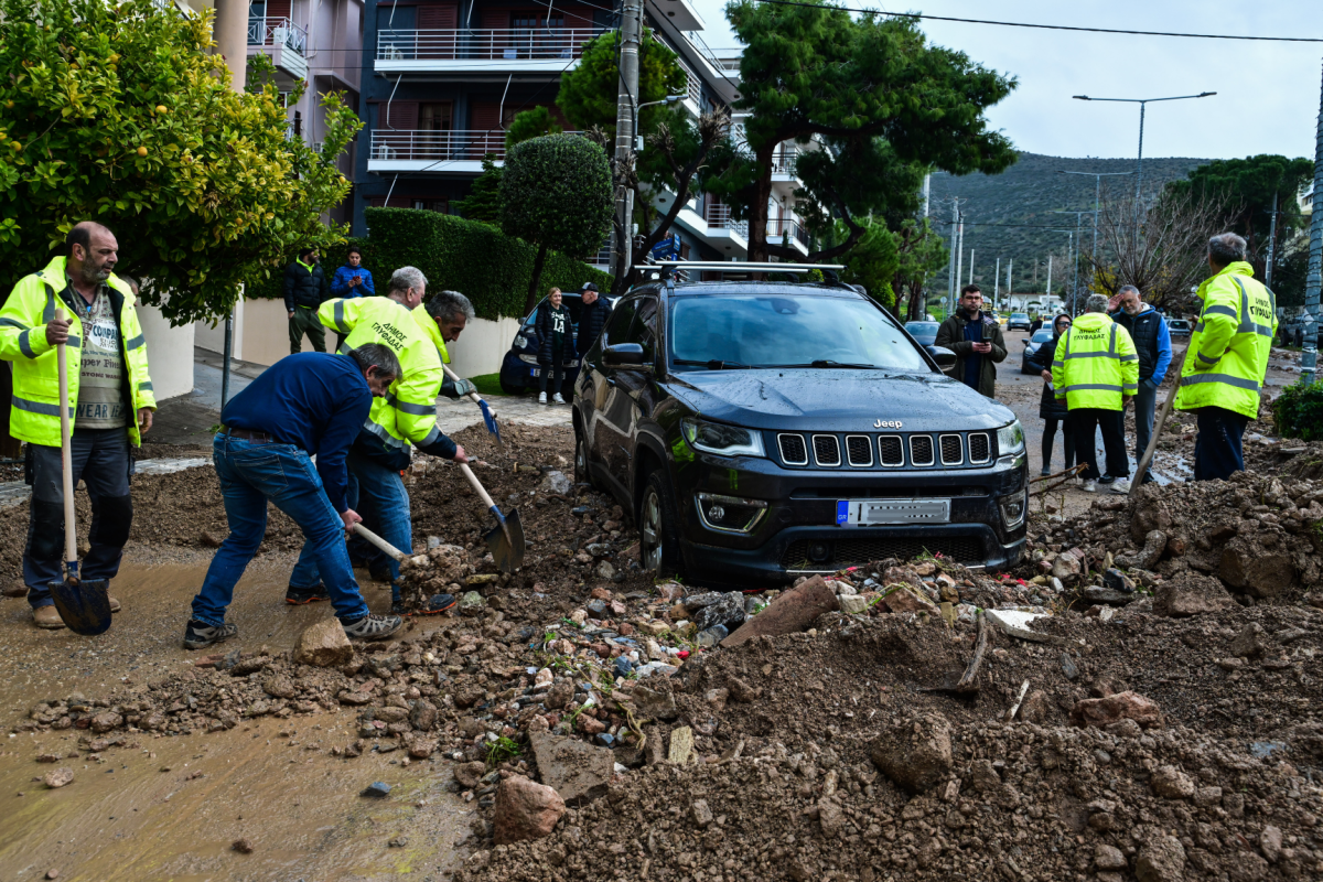 Σε κατάσταση έκτακτης ανάγκης κηρύχθηκε η Γλυφάδα: Τα επόμενα βήματα, σύμφωνα με τον Δήμαρχο