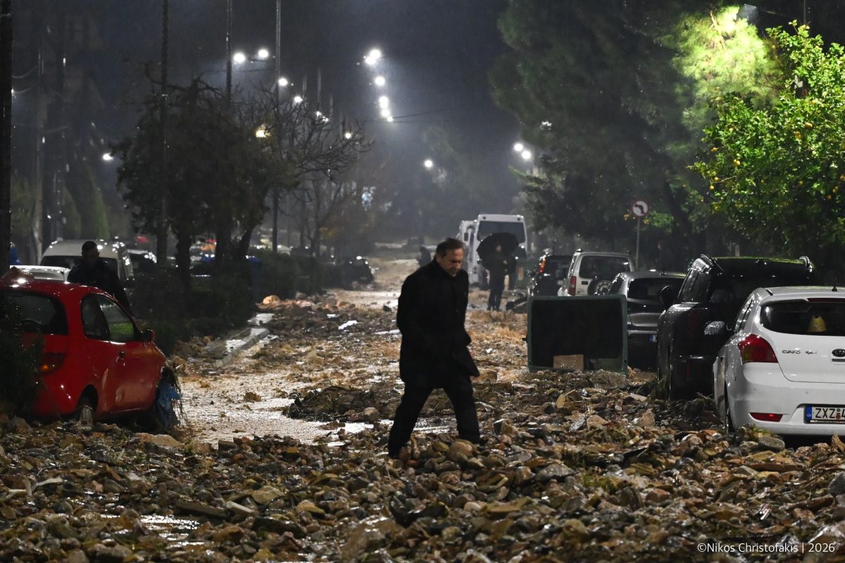 Πώς μέσα σε 10 λεπτά πλημμύρισε η Ανθέων-Μετσόβου στη Γλυφάδα [ΒΙΝΤΕΟ]